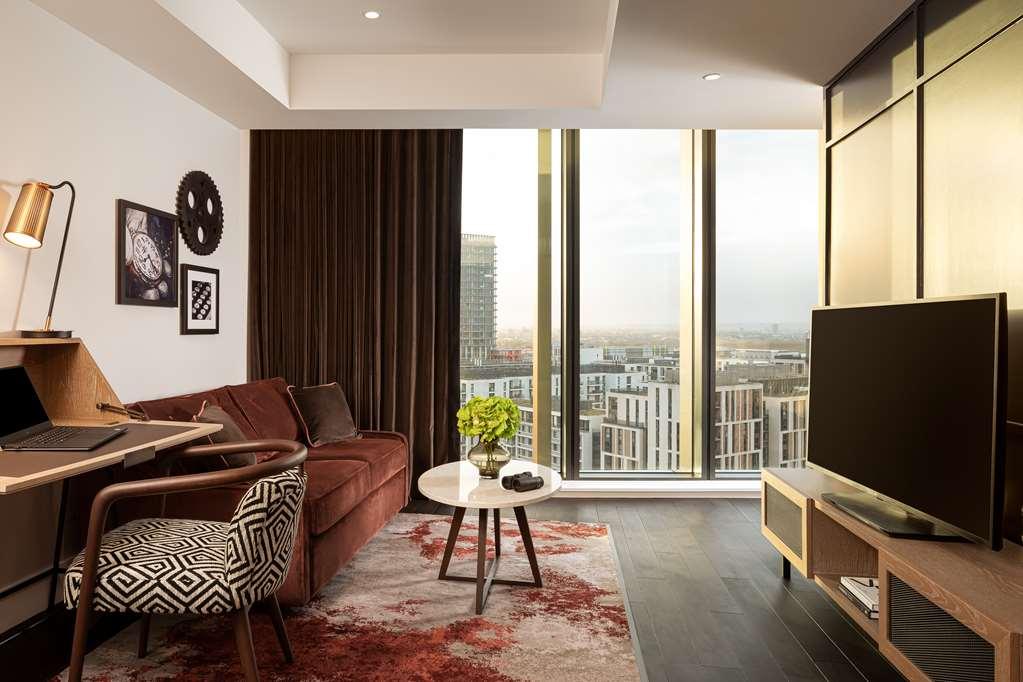 The Gantry London Curio Collection By Hilton Hotel Room photo